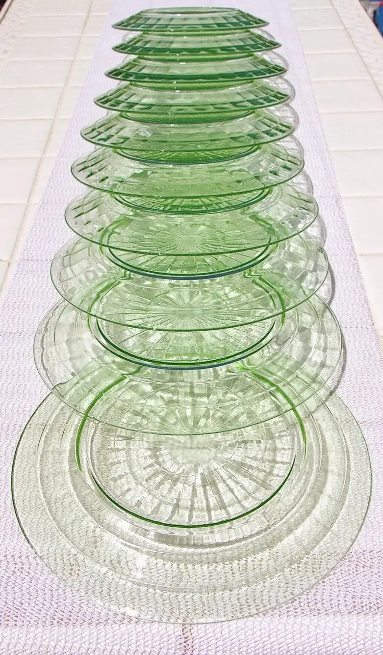 Block Optic Green Uranium Glass Dinner Plate 9.25